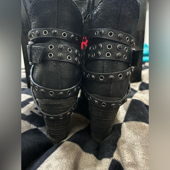 NOT RATED Heeled Boots - Picture 7 of 10